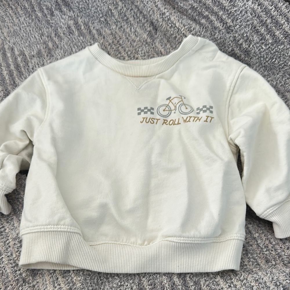 White Cozy Crew Neck Sweatshirt with Graphic Design 6 months.